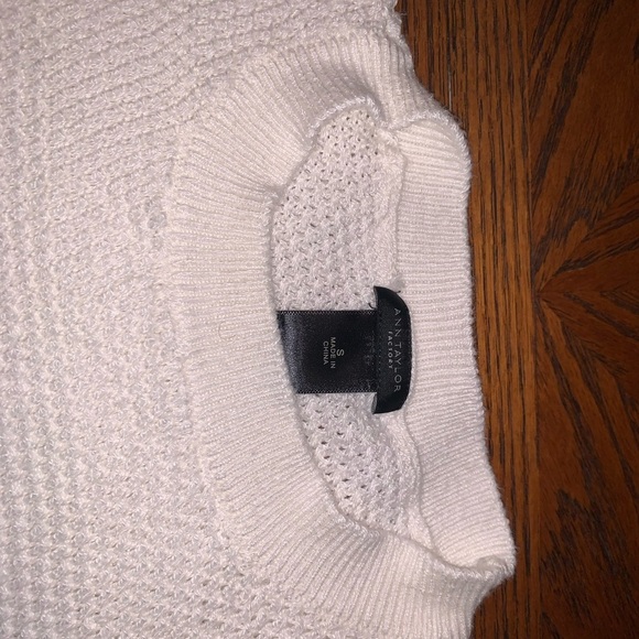 Ann Taylor Cream Ruffle Bell Sleeve Bow Cuff Waffle Knit Crew Neck Sweater Small - Picture 5 of 7